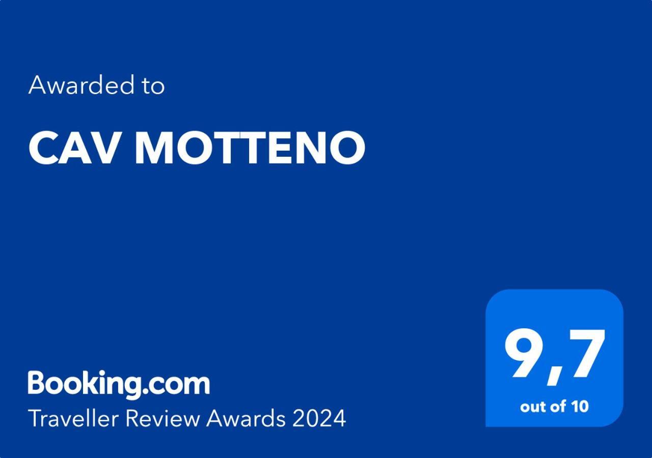 Cav Motteno 만델로델라리오 외부 사진